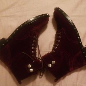Vince Camuto Wine Talorini Combat Boots
